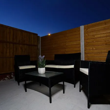 Clifton Bespoke Serviced Apartment *